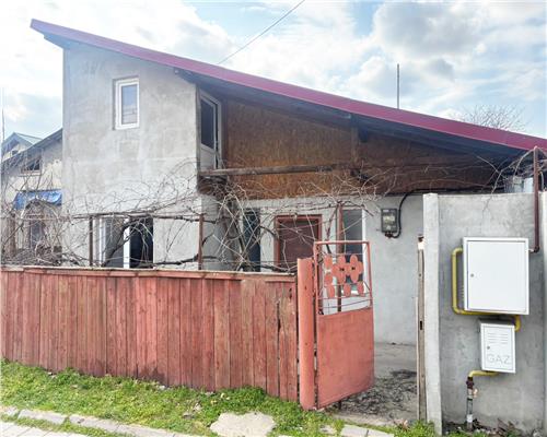 Casa 3 camere cu terasa, renovata, cartierul Nou, zona linistita