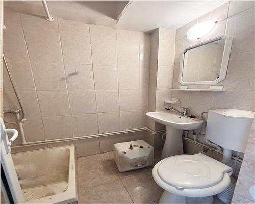 Garsoniera ultracentrala, renovata, 22 mp, parter