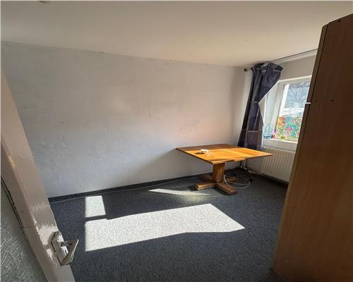 Apartament 3 camere, etaj 1, cartier Big, mobilat, renovabil