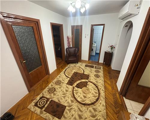 Apartament 3 camere, 89 mp, central, renovat, mobilat, utilat