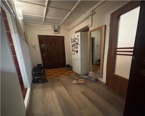 Garsoniera transformata în ap. 2 camere, E3, lânga spital