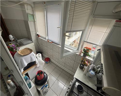 Garsoniera transformata în ap. 2 camere, E3, lânga spital