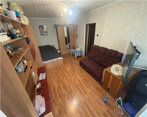 Garsoniera transformata în ap. 2 camere, E3, lânga spital