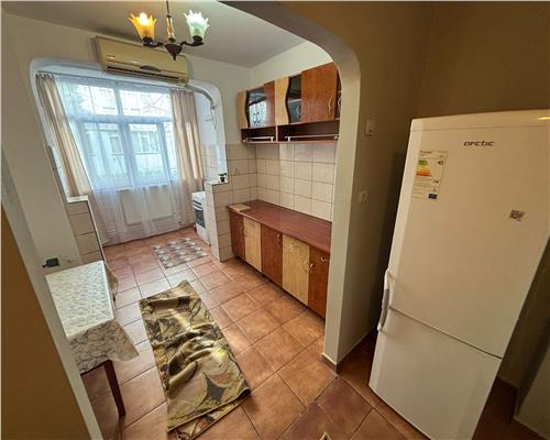 Apartament 2 camere decomandat, Vest, etaj 1, mobilat
