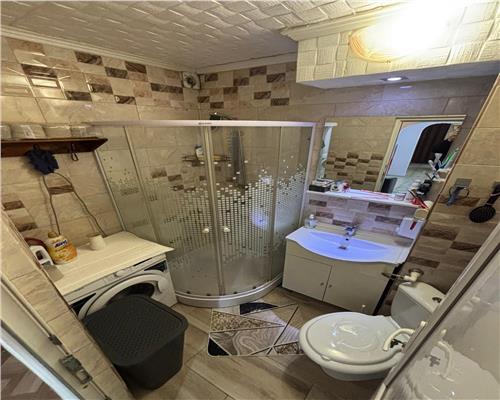 Ap. 4 camere Vest, etaj 2, mobilat, centrala pe gaz, 67 mp