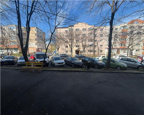 Spatiu comercial E3 Tulcea, vitrina mare, vad excelent