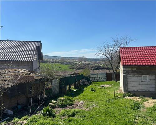 Teren Mineri 600 mp cu vedere directa la balta, utilitati, acces asfalt