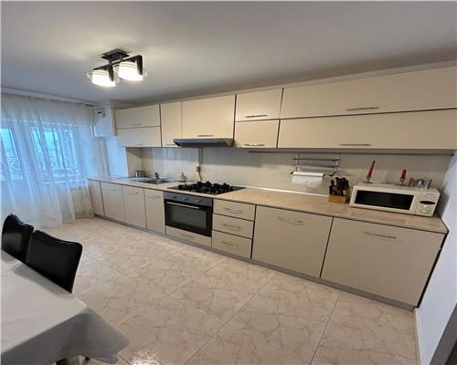 Ap. 3 camere central, mobilat, parcare inclusa, vedere Dunare