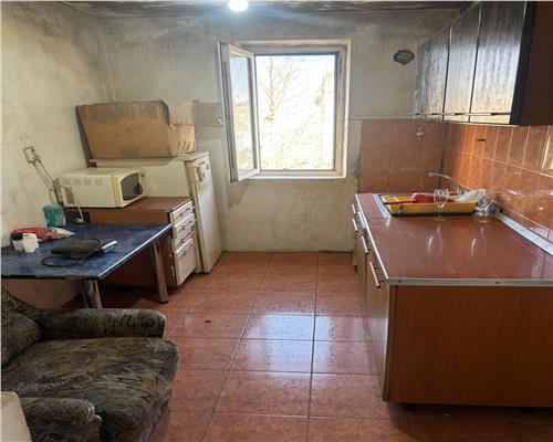 Apartament 2 camere decomandat, 51 mp, zona buna, pret excelent