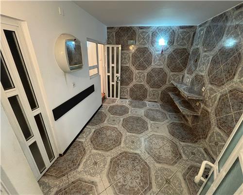 Spatiu ultracentral parter 57 mp, 3 camere, vad excelent