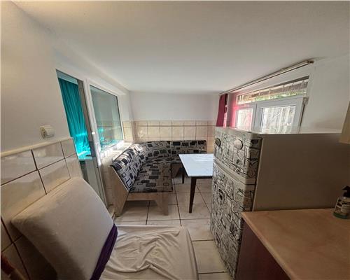 Garsoniera 2 camere mobilata si renovata – Vest, parter