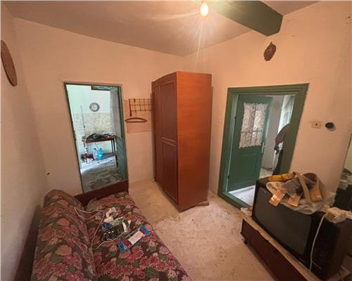 Casa la soseaua principala, teren 1.309 mp in Plopul, Tulcea