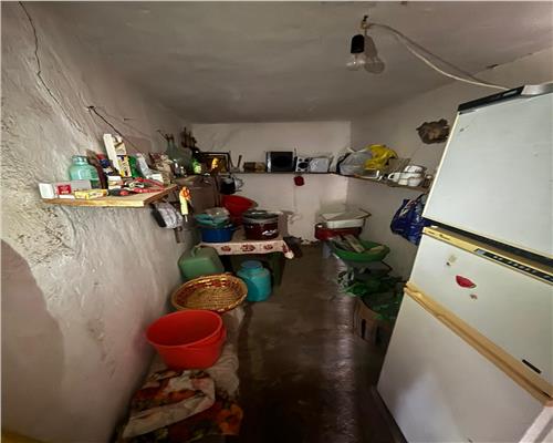 Casa la soseaua principala, teren 1.309 mp in Plopul, Tulcea