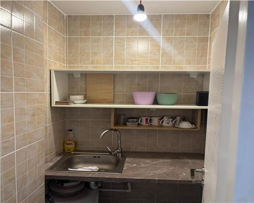 Spatiu comercial ultracentral, 30 mp, parter, mobilat complet