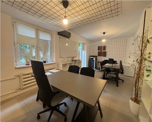 Spatiu comercial ultracentral, 30 mp, parter, mobilat complet
