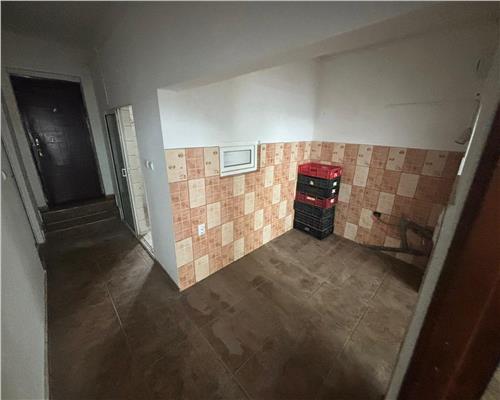 Spatiu comercial / birouri de inchiriat – Zona Vest | 78 mp | Parter