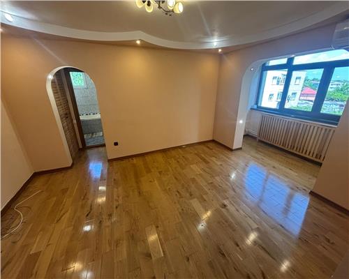 Apartament 3 camere decomandat, 63 mp, centrala gaz, Vest