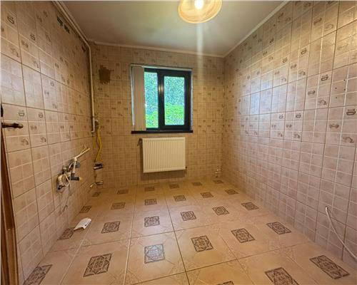 Apartament 3 camere decomandat, 63 mp, centrala gaz, Vest