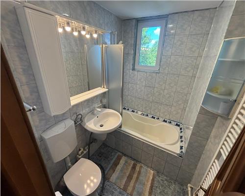 Apartament 3 camere decomandat, 63 mp, centrala gaz, Vest