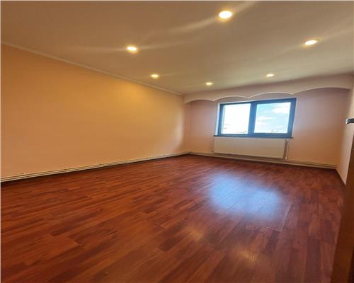 Apartament 3 camere decomandat, 63 mp, centrala gaz, Vest