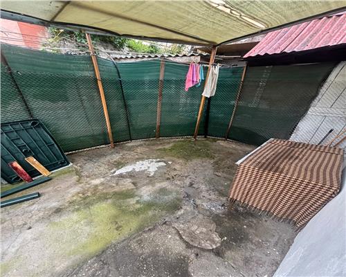 Casa de închiriat în Centru, curte proprie, Piata Veche