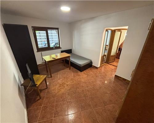Apartament 2 camere, mobilat, Strada Spitalului, parter