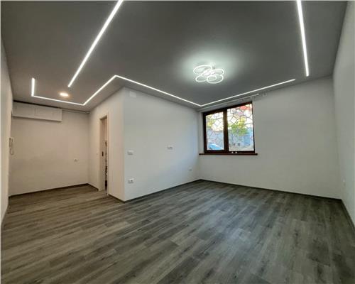 Apartament ultracentral 60 mp, mobilier la alegerea chiriasului