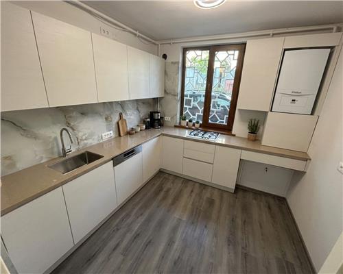 Apartament ultracentral 60 mp, mobilier la alegerea chiriasului