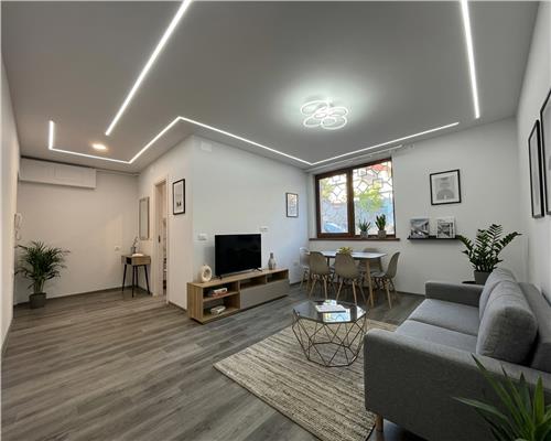 Apartament ultracentral 60 mp, mobilier la alegerea chiriasului