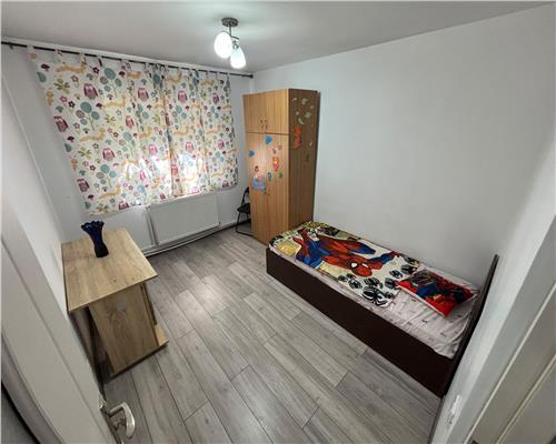 Apartament 3 camere renovat, mobilat si utilat, E3, langa Pompieri
