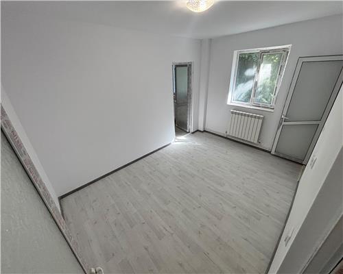 Apartament 2 camere, etaj 2, renovat complet, centrala gaz