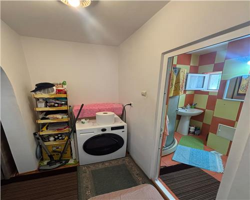 Apartament 2 camere, etaj 1, Vest, mobilat, 47 mp