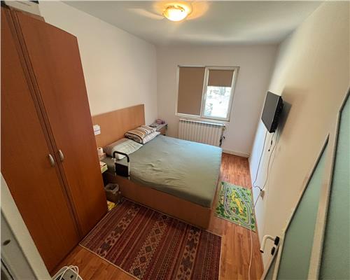 Apartament 2 camere, etaj 1, Vest, mobilat, 47 mp