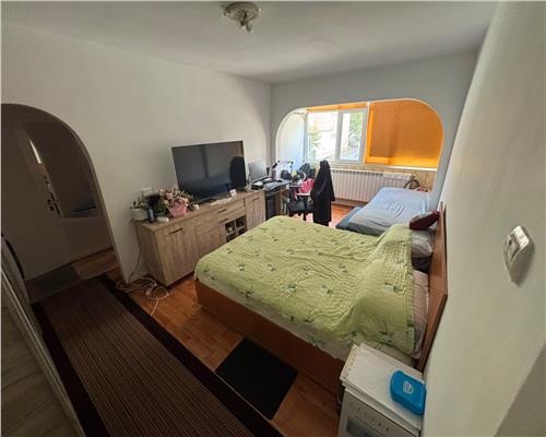 Apartament 2 camere, etaj 1, Vest, mobilat, 47 mp