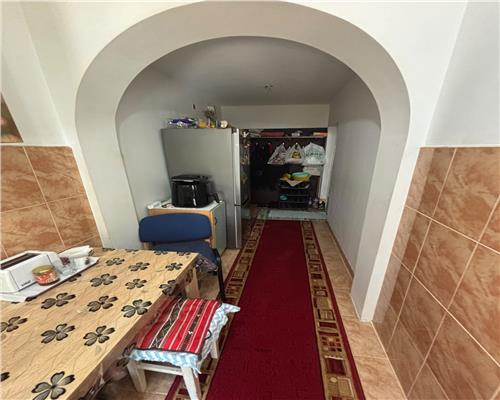 Apartament 2 camere, etaj 1, Vest, mobilat, 47 mp