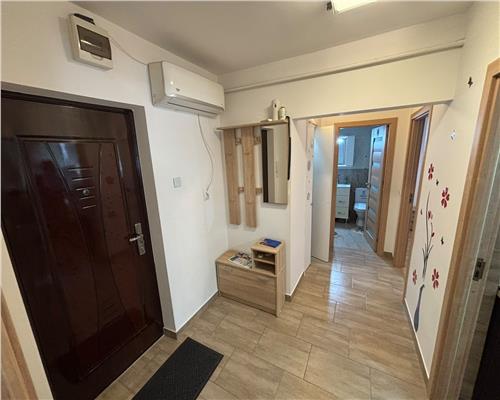 Apartament 2 camere de închiriat – Central, vedere la faleza
