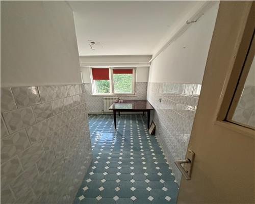 Apartament 3 camere, 66 mp, Vest, Str. Isaccei, 2 bai