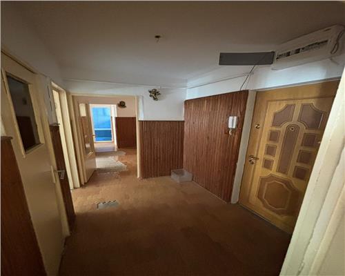 Apartament 3 camere, 66 mp, Vest, Str. Isaccei, 2 bai