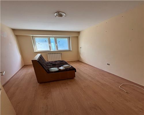 Apartament 3 camere, 66 mp, Vest, Str. Isaccei, 2 bai