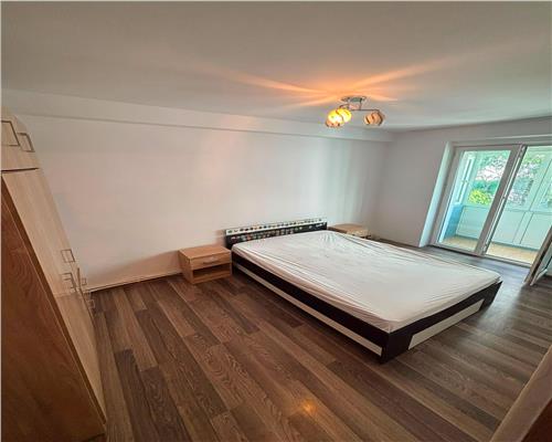 Apartament 2 camere, Central, încalzire pe gaz, mobilat si utilat