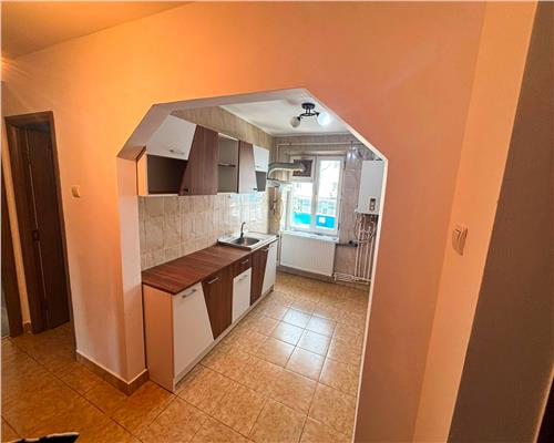 Apartament 2 camere, Central, încalzire pe gaz, mobilat si utilat