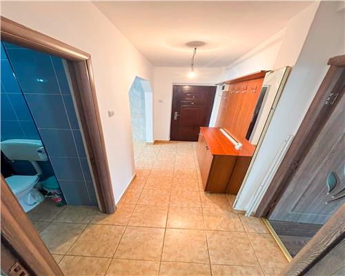 Apartament 2 camere, Central, încalzire pe gaz, mobilat si utilat