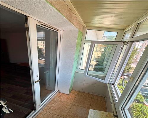Apartament 2 camere, Central, încalzire pe gaz, mobilat si utilat