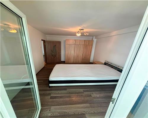 Apartament 2 camere, Central, încalzire pe gaz, mobilat si utilat