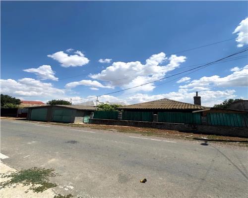 Casa si teren 5.000 mp, aproape de oras, 43.500 €