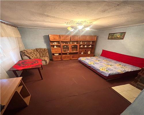 Casa si teren 5.000 mp, aproape de oras, 43.500 €