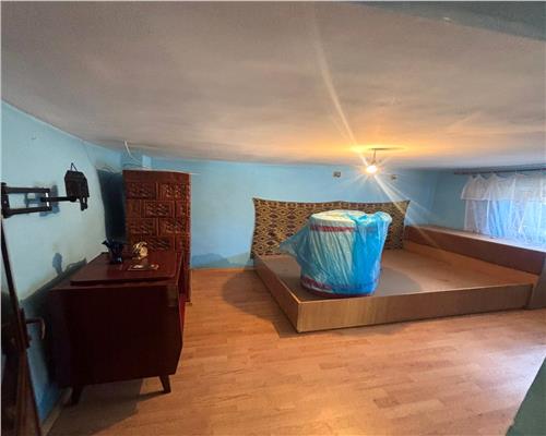 Casa si teren 5.000 mp, aproape de oras, 43.500 €