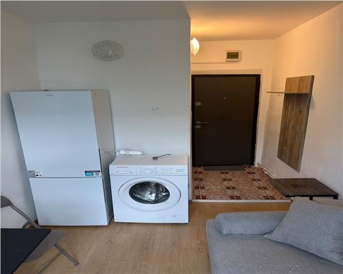 Garsoniera de vanzare in Vest, etaj 3