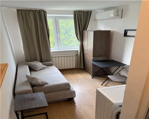 Garsoniera de vanzare in Vest, etaj 3