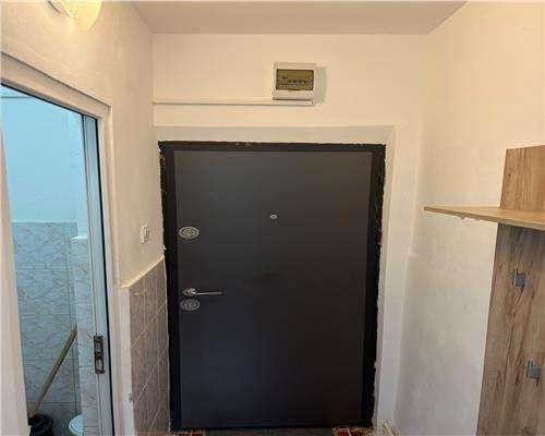Garsoniera de vanzare in Vest, etaj 3